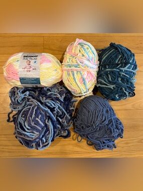 Bernat Baby Blanket Yarn Lot 5 Pitter Patter Chenille Super Bulky Pastel Blue